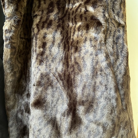 Faux fur animal print coat - Picture 8 of 12
